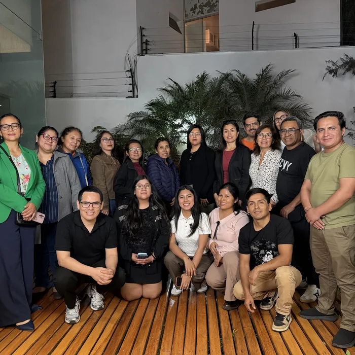 Miembros de la comunidad de Organic Academy en un encuentro presencial